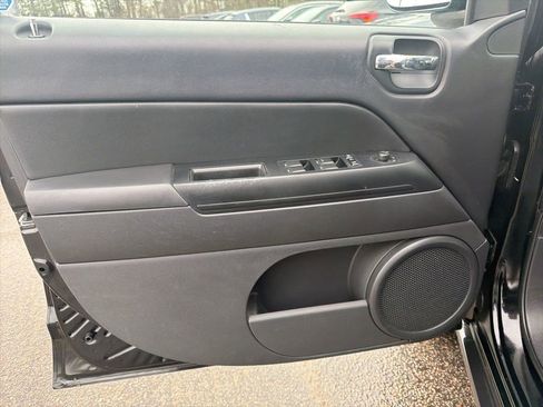 Used 2013 Jeep Compass Sport image 11