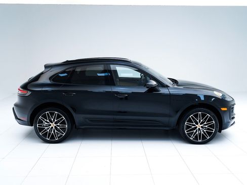 Certified 2026 Porsche Macan AWD/4WD image 8