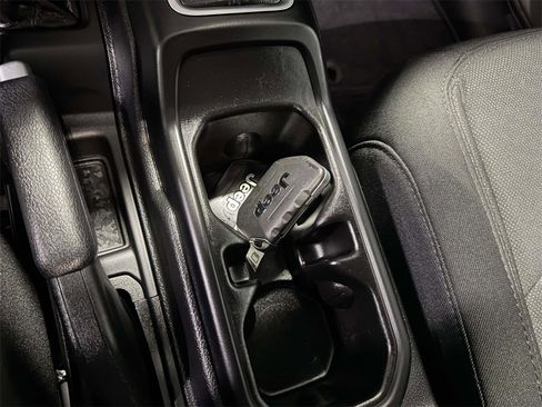 Used 2021 Jeep Wrangler Unlimited Sport image 25