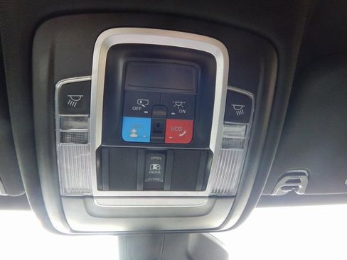 Used 2025 RAM 1500 Laramie image 24