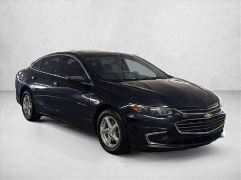 Used 2018 Chevrolet Malibu LS FWD image 3