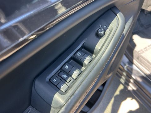 Used 2023 Jeep Grand Cherokee Altitude AWD/4WD image 16