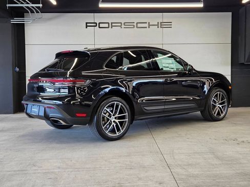 Certified 2026 Porsche Macan AWD/4WD image 6