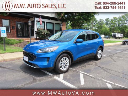 Used 2020 Ford Escape SE FWD image 1