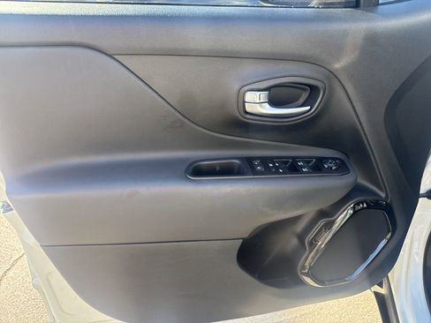 Certified 2020 Jeep Renegade Altitude image 13