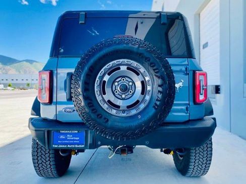Certified 2025 Ford Bronco Badlands w/ Sasquatch Package AWD/4WD image 5