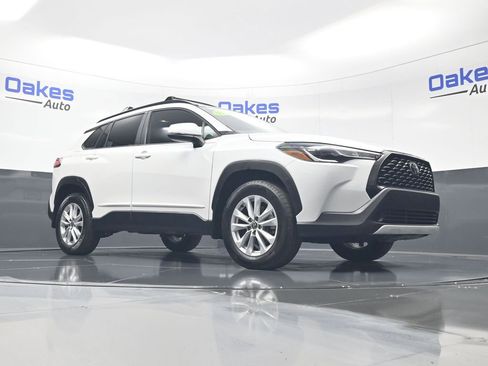 Used 2022 Toyota Corolla Cross LE FWD image 36