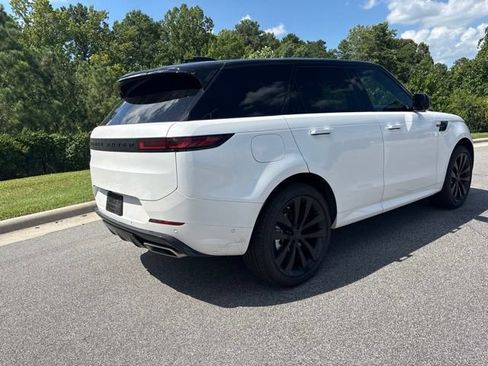 Used 2026 Land Rover Range Rover Sport Dynamic SE AWD/4WD image 2