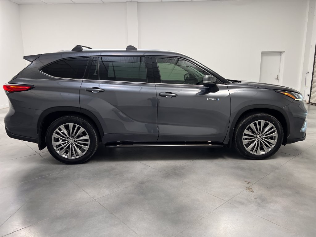 Used 2020 Toyota Highlander Platinum FWD image 10