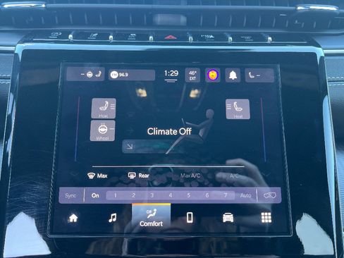 Used 2023 Jeep Grand Cherokee Altitude image 31