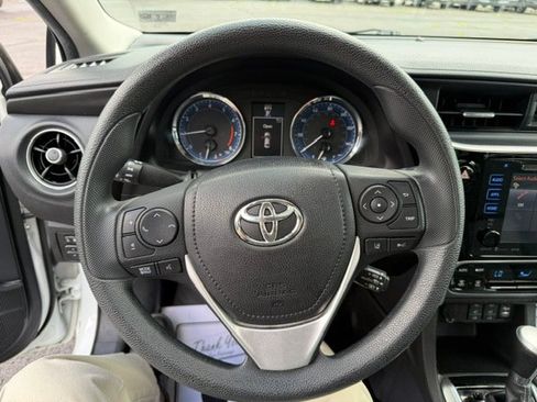 Used 2017 Toyota Corolla XLE w/ Carpet Mat Package (TMS) FWD image 11
