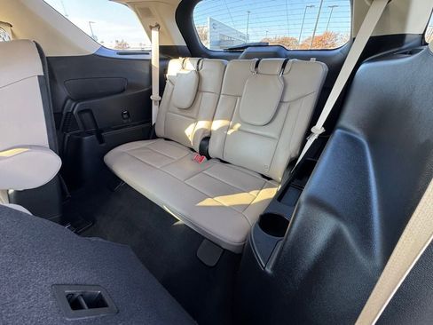 Used 2022 Ford Explorer Limited w/ Limited Technology Package image 10