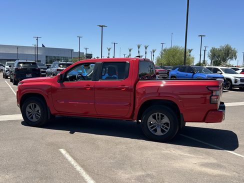 Used 2025 Nissan Frontier SV RWD image 3