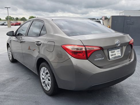 Used 2018 Toyota Corolla LE FWD image 4