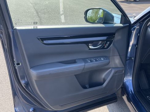 Used 2025 Honda CR-V EX-L image 17