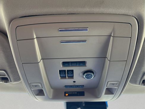 Used 2019 Chevrolet Suburban Premier image 37