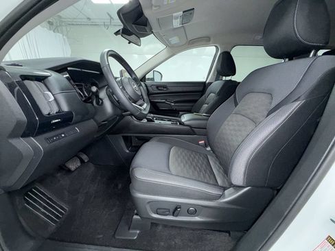 Used 2024 Nissan Pathfinder SV w/ Lighting Package (N92) AWD/4WD image 12
