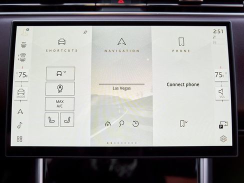 Used 2025 Land Rover Range Rover SE image 66