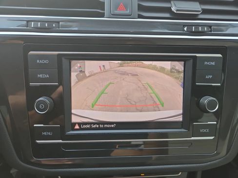 Used 2022 Volkswagen Tiguan S FWD image 37