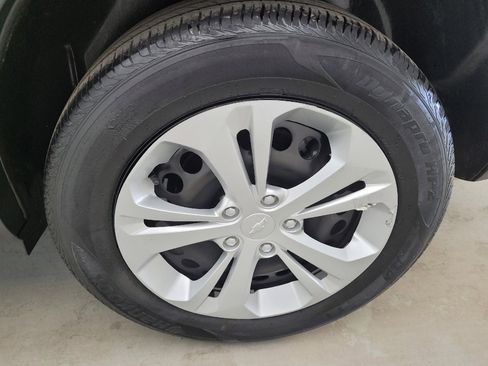 Used 2024 Chevrolet Trax LS FWD image 31