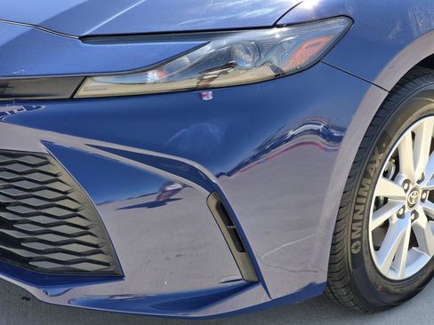 Used 2025 Toyota Camry LE image 6
