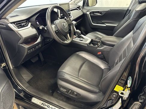 Used 2020 Toyota RAV4 Limited w/ Limited Grade Weather Package image 12