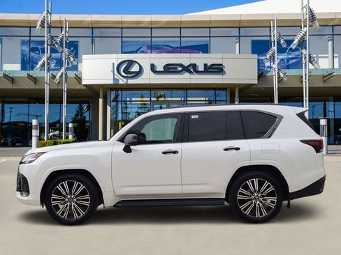 New 2025 Lexus LX 700h Luxury image 3
