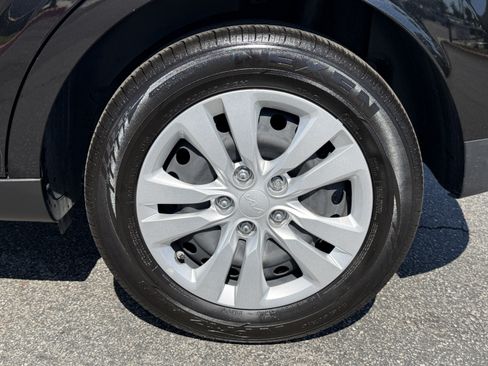 Certified 2025 Kia Soul LX FWD image 11