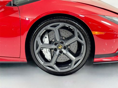 Used 2023 Lamborghini Huracan Tecnica image 35