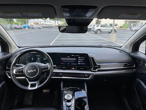 Used 2025 Kia Sportage EX AWD/4WD image 10