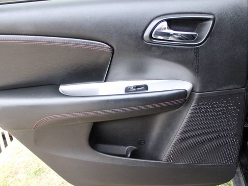 Used 2019 Dodge Journey GT image 9