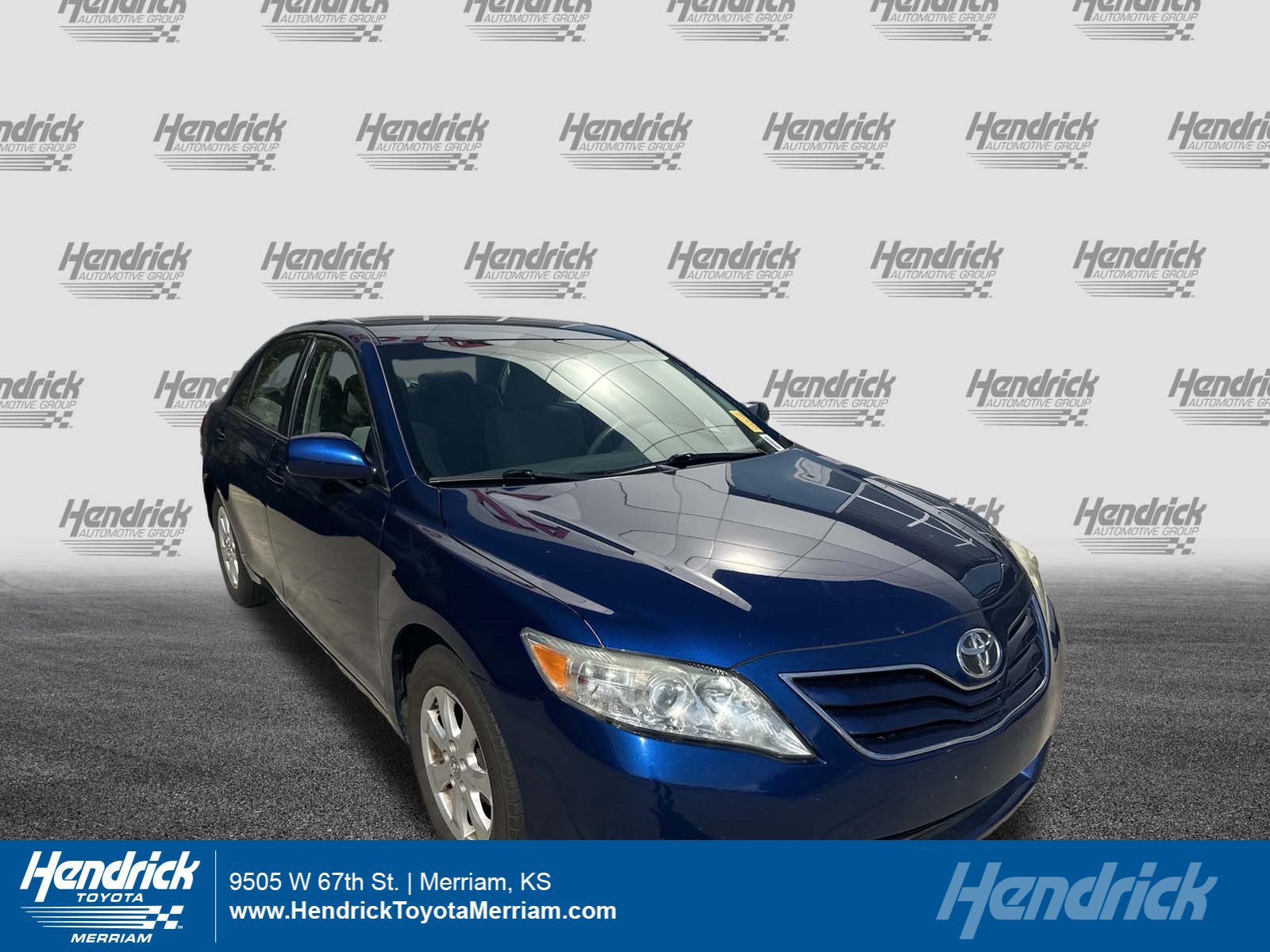 Used 2011 Toyota Camry LE w/ LE Extra-Value Pkg FWD image 1