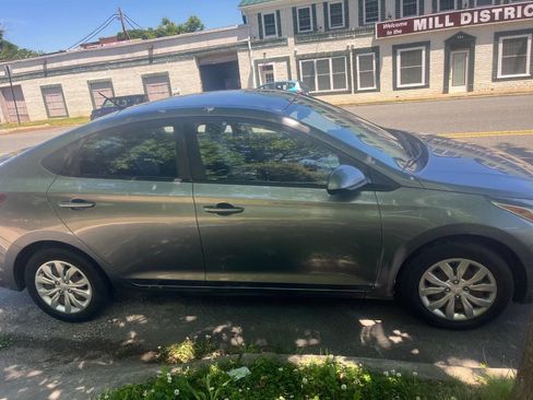 Used 2019 Hyundai Accent SE FWD image 3