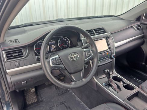 Used 2017 Toyota Camry SE image 13