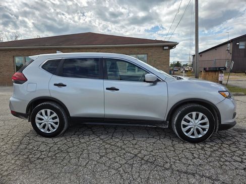 Used 2019 Nissan Rogue S image 4