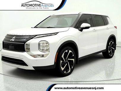 Used 2023 Mitsubishi Outlander SE