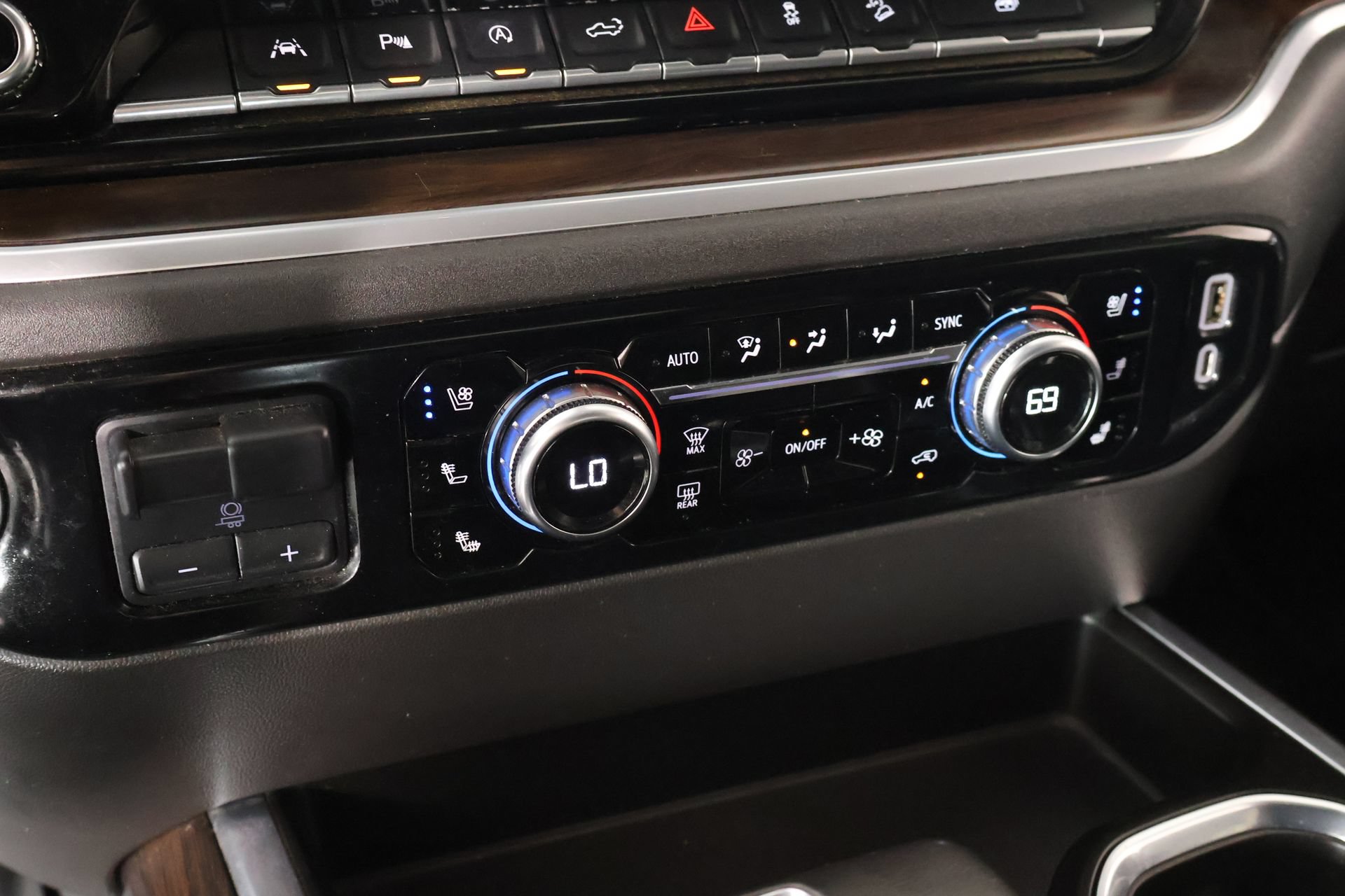 Used 2022 GMC Sierra 1500 SLT AWD/4WD image 7