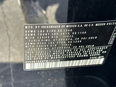 Used 2023 Volkswagen Tiguan SE image 31