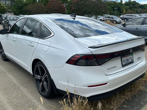 Used 2023 Honda Accord Sport image 4