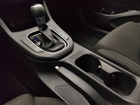 Used 2020 Hyundai Elantra GT image 26