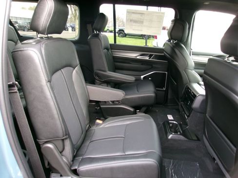 New 2026 Jeep Grand Wagoneer L Limited AWD/4WD image 9