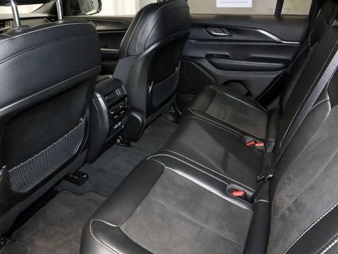 Used 2024 Jeep Grand Cherokee Altitude AWD/4WD image 21