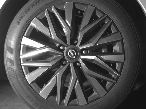 Used 2025 Nissan Altima 2.5 SV image 13