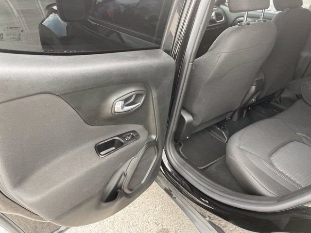 Used 2021 Jeep Renegade Latitude AWD/4WD image 55