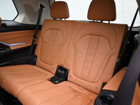 Used 2019 BMW X7 xDrive40i w/ Premium Package AWD/4WD image 23