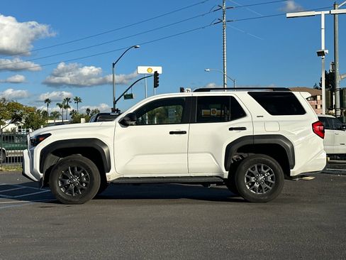 Used 2025 Toyota 4Runner SR5 image 2