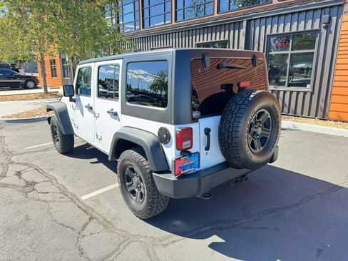 Used 2018 Jeep Wrangler Unlimited Sport w/ Connectivity Group AWD/4WD image 3