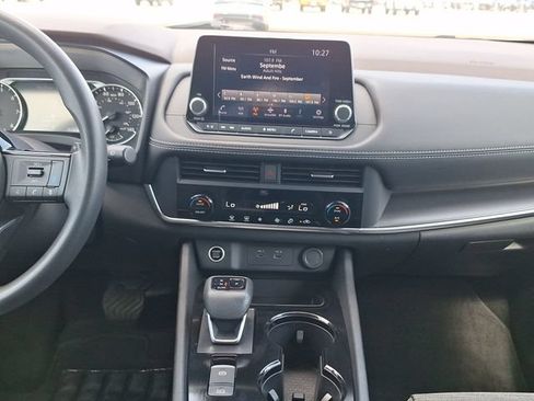 Certified 2023 Nissan Rogue SV FWD image 18