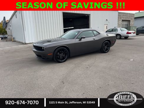 Used 2018 Dodge Challenger SXT Plus image 2