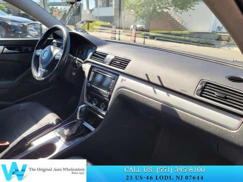 Used 2013 Volkswagen Passat 2.5 SE FWD image 15